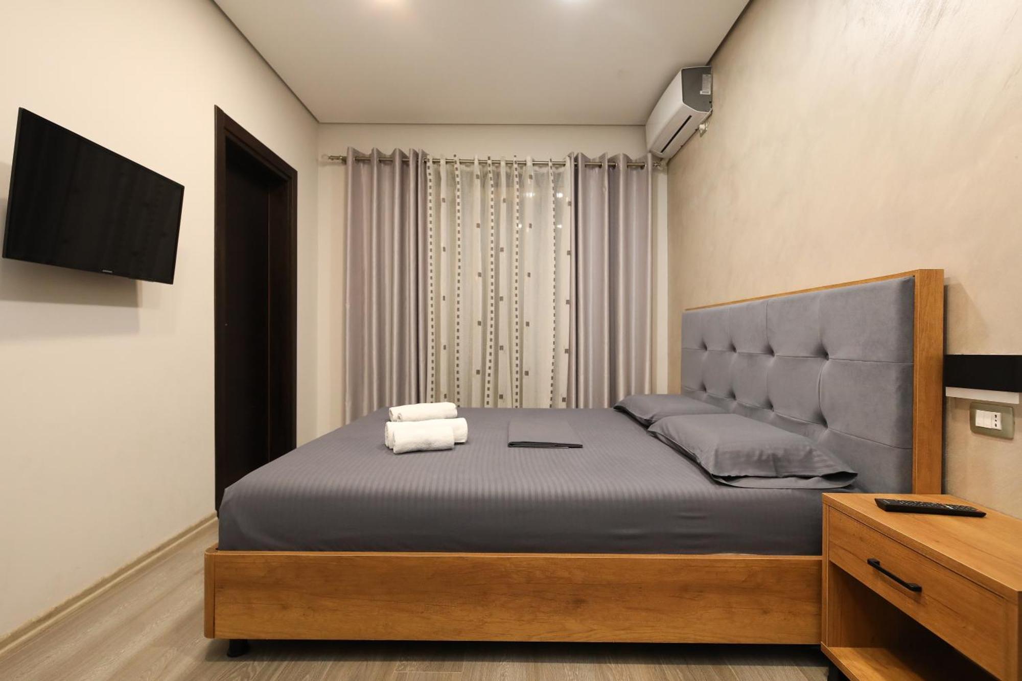 Hotel Salvadore Vlorë Buitenkant foto