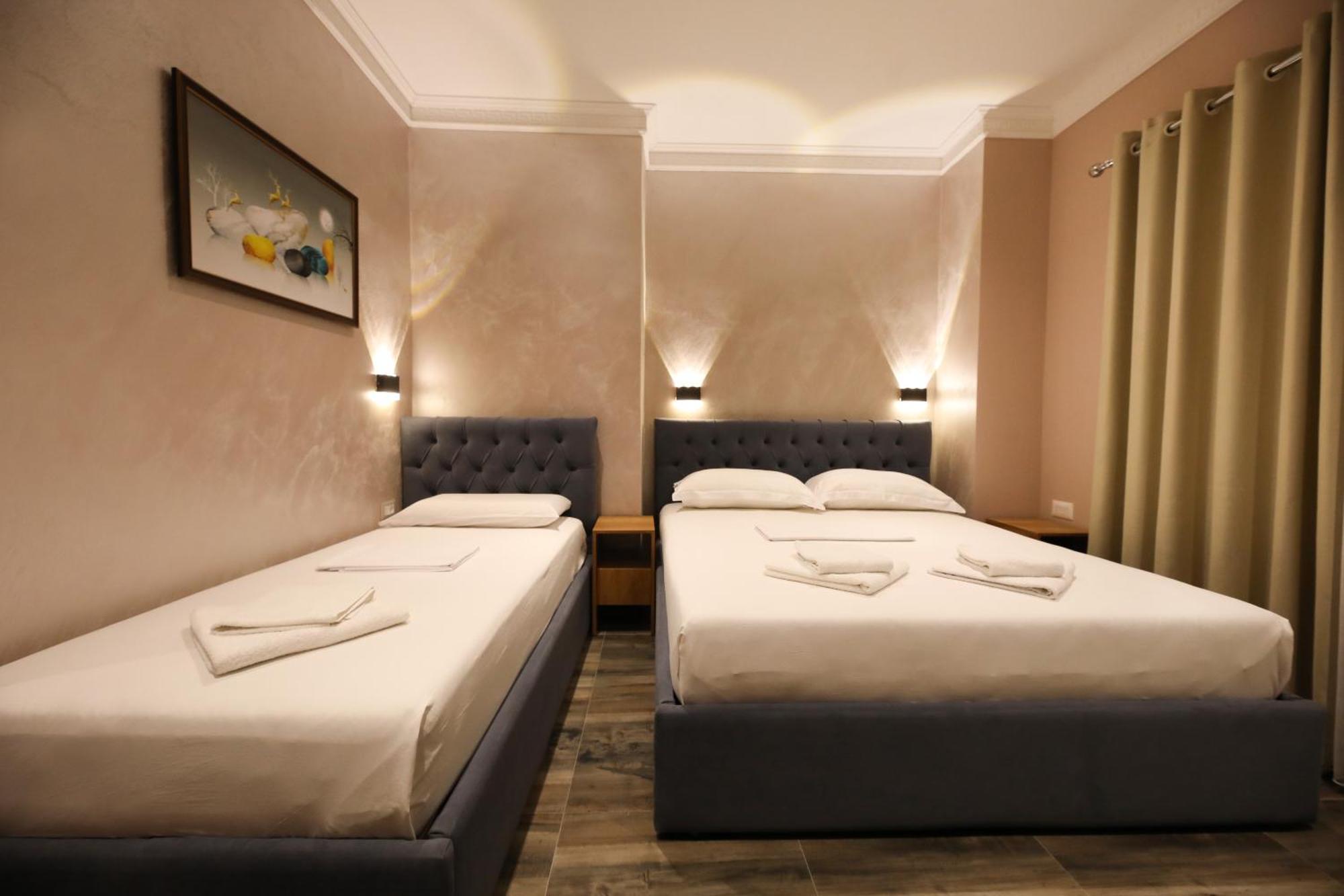 Hotel Salvadore Vlorë Buitenkant foto